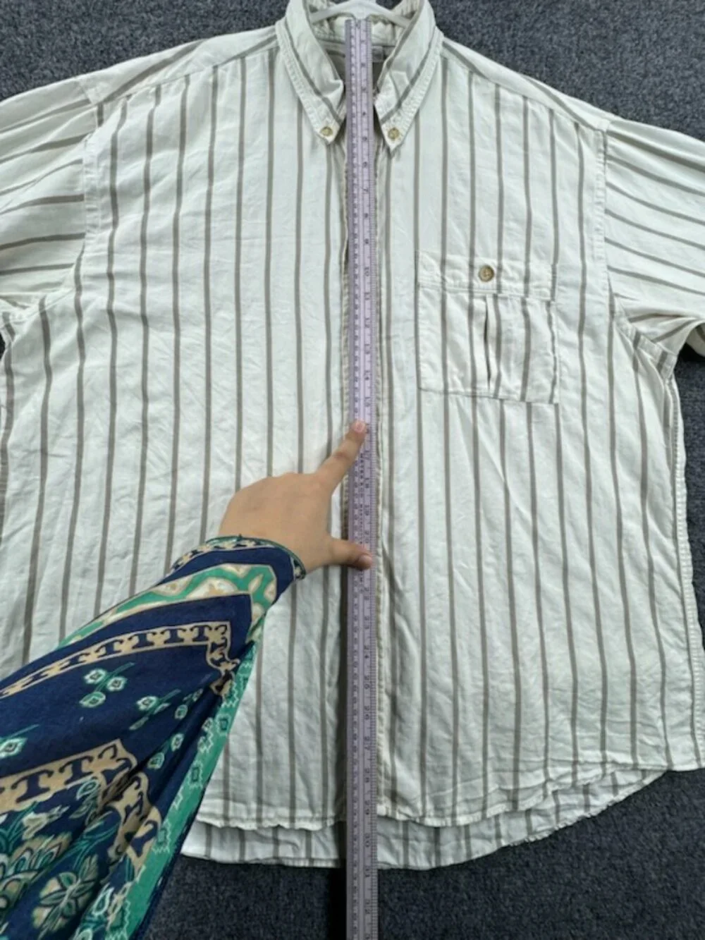 VTG Valentino Uomo Button-Down Large Striped White Gray Cotton Rayon Pocket Mens